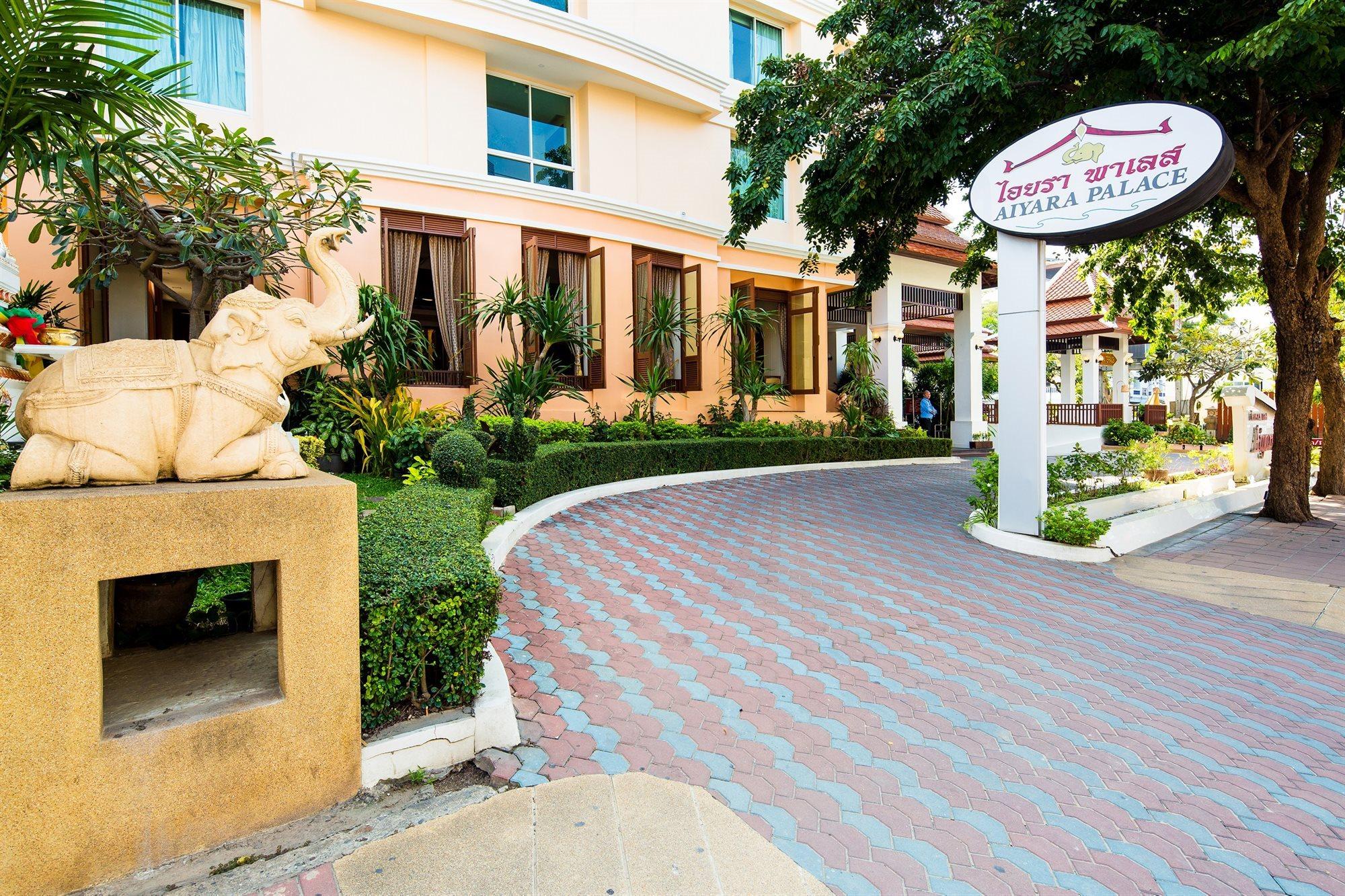 Aiyara Palace Hotel Pattaya Exterior foto